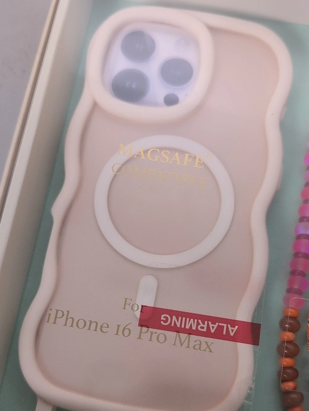 Artikl Sunset Beach Wristlet Phone Bundle for iPhone 16 Pro Max